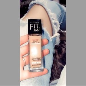 Maybelline Fit Me Foundation 235 Pure Beige